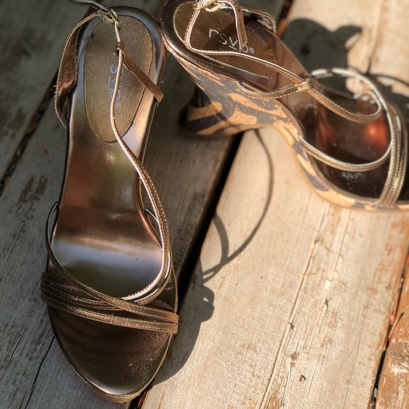 RSVP Gold/Cork sandals size 9 like new!! - Picture 2 of 7